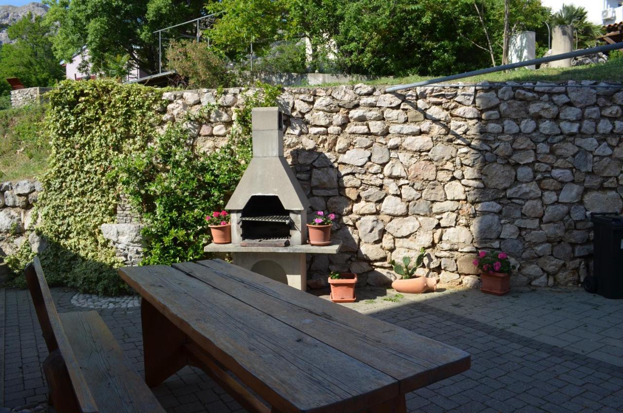 Apartments Leticia I Baska  Exterior photo