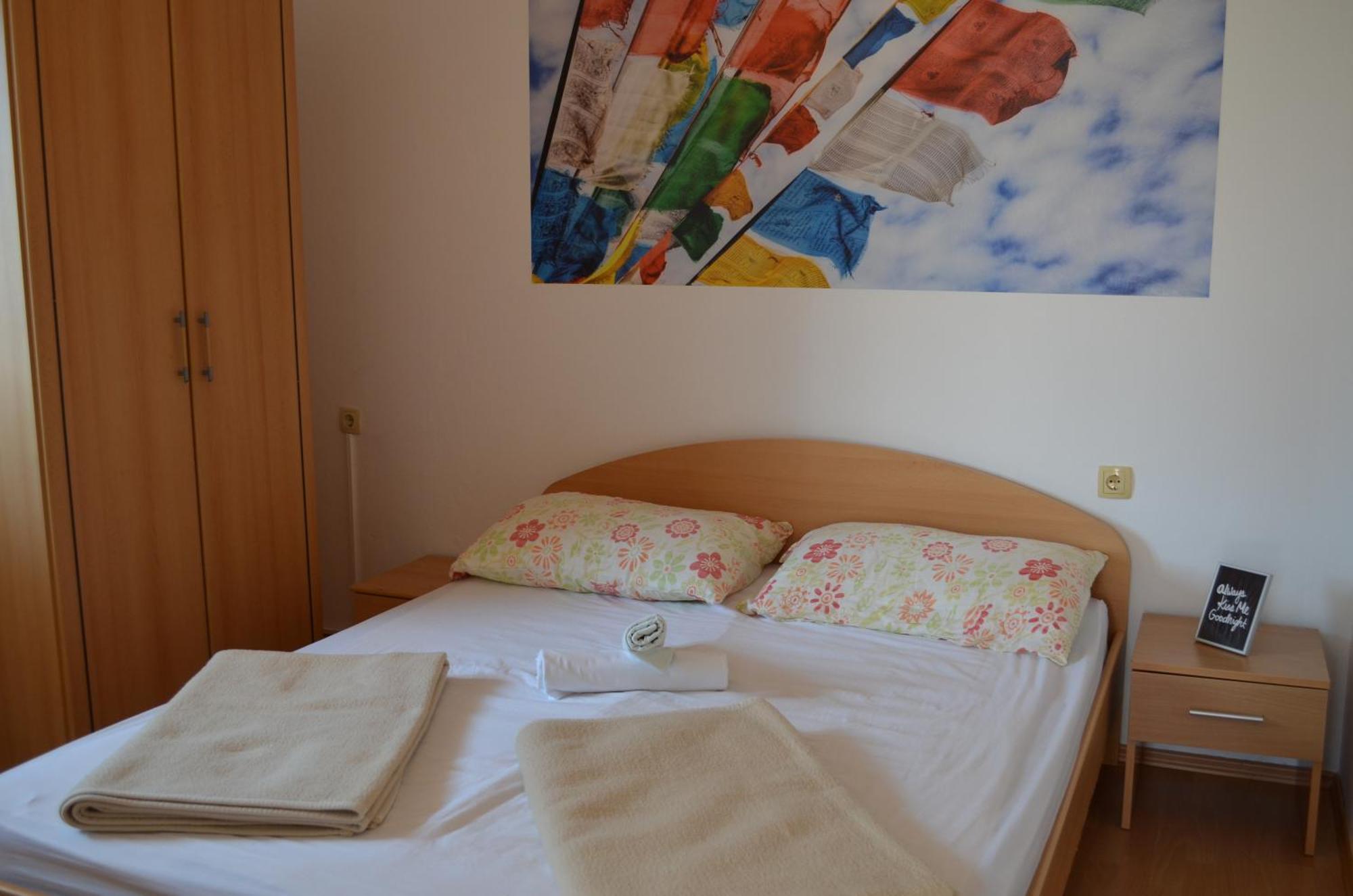 Apartments Leticia I Baska  Exterior photo