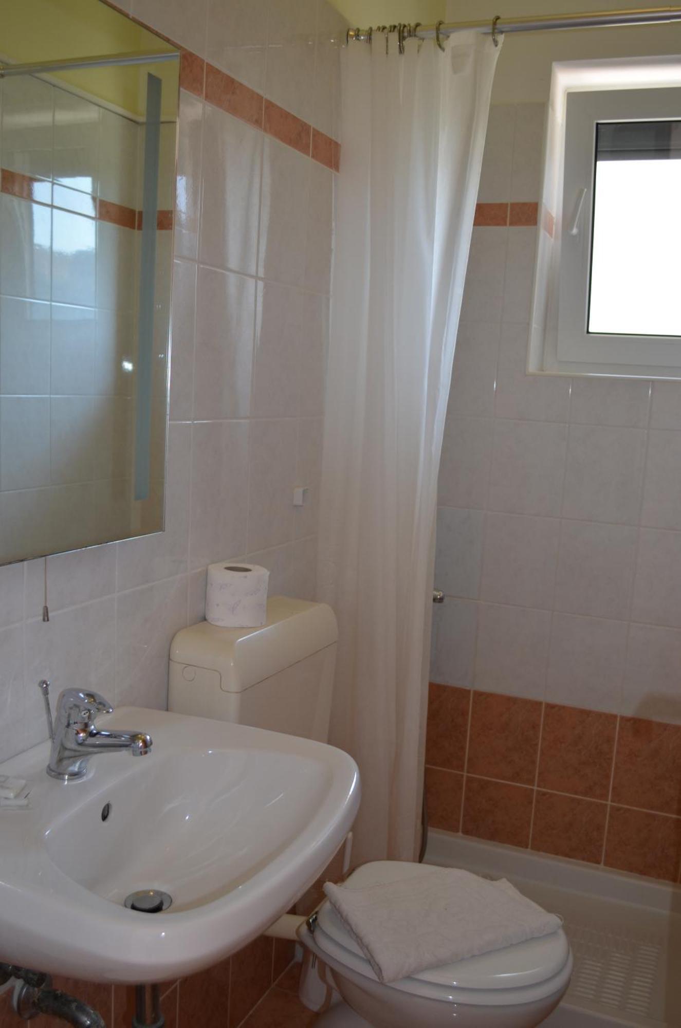 Apartments Leticia I Baska  Exterior photo